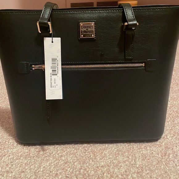 Beautiful black Dooney and Bourke shopper.